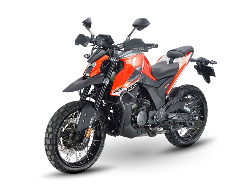 Zontes motos en Uruguay - Zontes 200U naranja y negra con frente anguloso, ruedas de rayos y vista en ángulo sobre fondo negro.