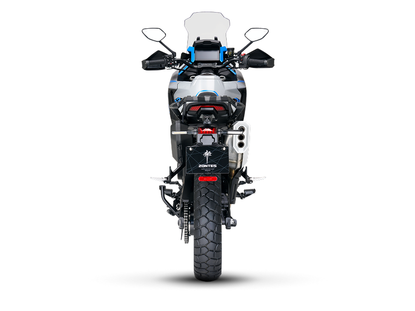 Zontes motos en Uruguay - Moto Zontes 703F vista trasera con postura elevada y diseño adventure. Zontes motos en Uruguay - Zontes 703F de espaldas con neumático trasero ancho, faro posterior, espejos y parabrisas alto.