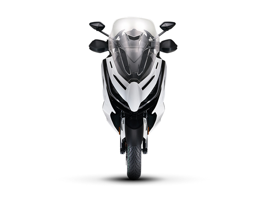 Zontes motos en Uruguay - Parte delantera del 368E blanco con trazos simetricos y proteccion aerodinamica elevada. Zontes motos en Uruguay - Frente del Zontes 368E blanco con parabrisas amplio, espejos laterales y rueda delantera centrada.