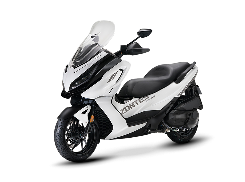 Zontes motos en Uruguay - Scooter 368E blanco con postura dinamica, detalles negros y parte frontal estilizada. Zontes motos en Uruguay - Zontes 368E blanco con frente carenado, parabrisas elevado y lateral visible en posicion diagonal.