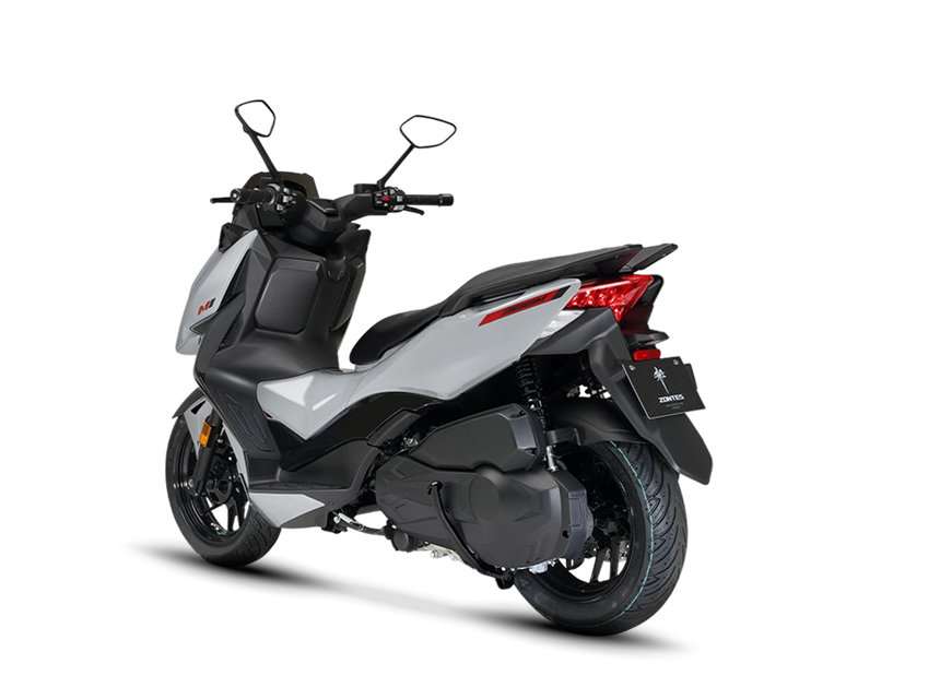 Zontes motos en Uruguay - Scooter 368M gris mostrando su zona posterior con suspension lateral y cola estilizada. Zontes motos en Uruguay - Zontes 368M gris con parte trasera lateral visible, luz roja encendida y escape oscuro.