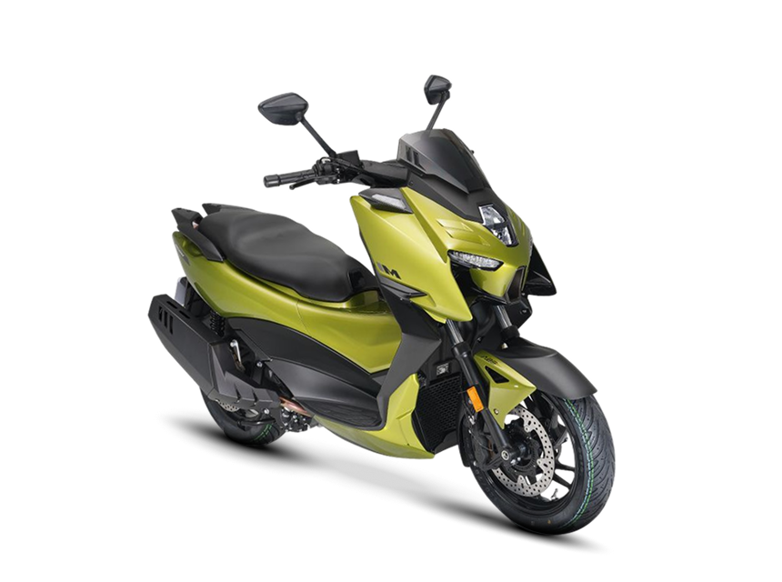 Zontes motos en Uruguay - Scooter 368M verde en posicion diagonal con asiento corrido y sector frontal bien marcado. Zontes motos en Uruguay - Zontes 368M verde con frente y lateral visibles, carenado anguloso y rueda delantera a la vista.
