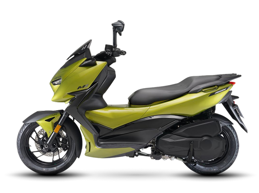 Zontes motos en Uruguay - Scooter 368M verde con perfil completo, piso central despejado y una linea lateral continua. Zontes motos en Uruguay - Zontes 368M verde mostrando el lateral opuesto con asiento corrido y conjunto mecanico trasero integrado.